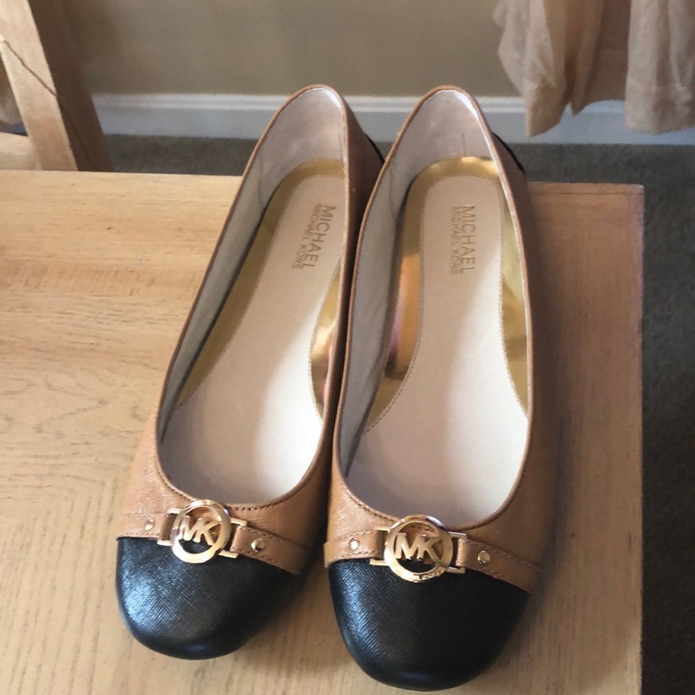 Michael Kors Tan and Black Leather Flats